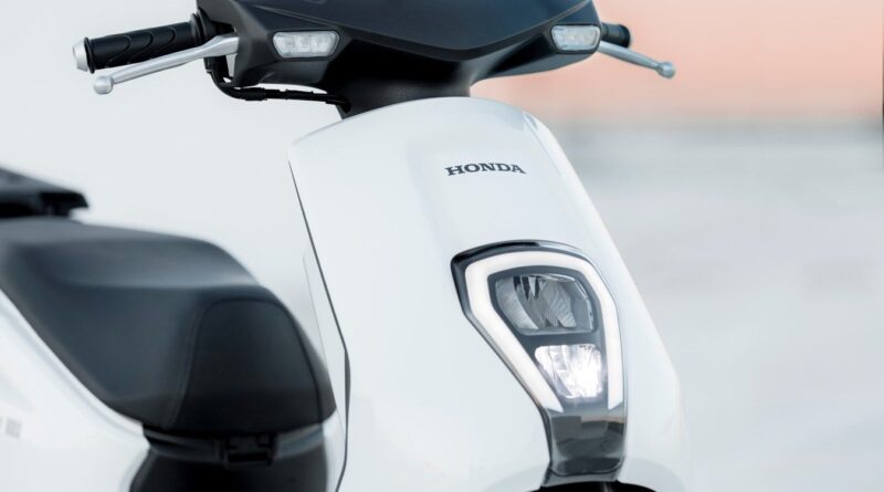 Review-Honda-EM1e-Lengkap-Plus-Minusnya-Motor-Listrik-yang-Cocok-di-Perkotaan